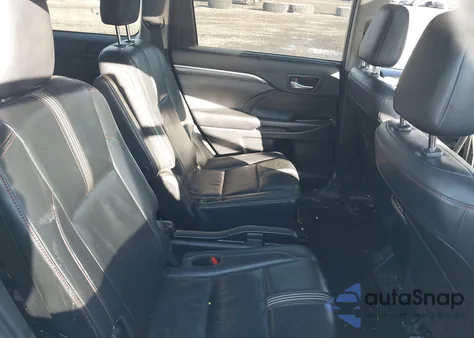 2019 Toyota Highlander Se z USA, uszkodzony, nr VIN 5TDJZRFH7KS626558